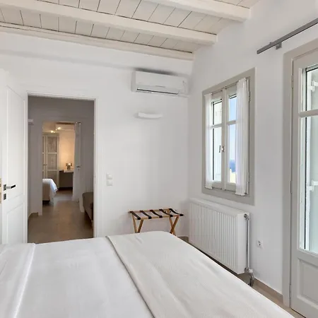 Nyaraló Ainar Tínos