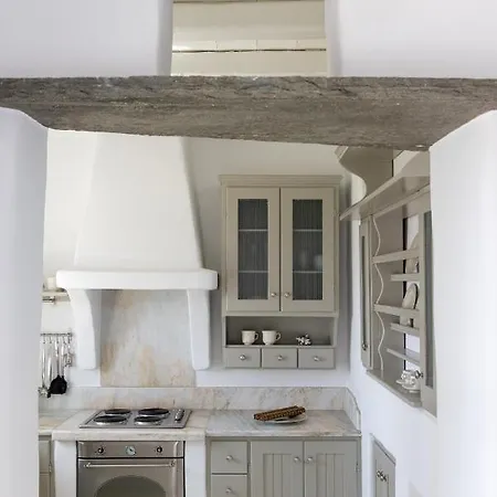 Ainar Nyaraló Tínos