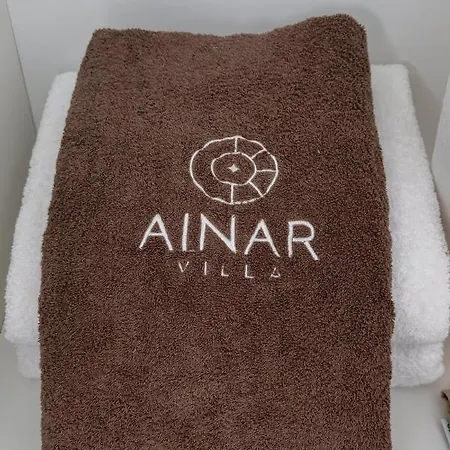 Nyaraló Ainar Tínos