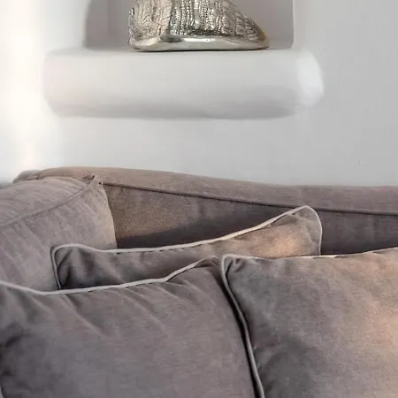 Ainar Nyaraló Tínos